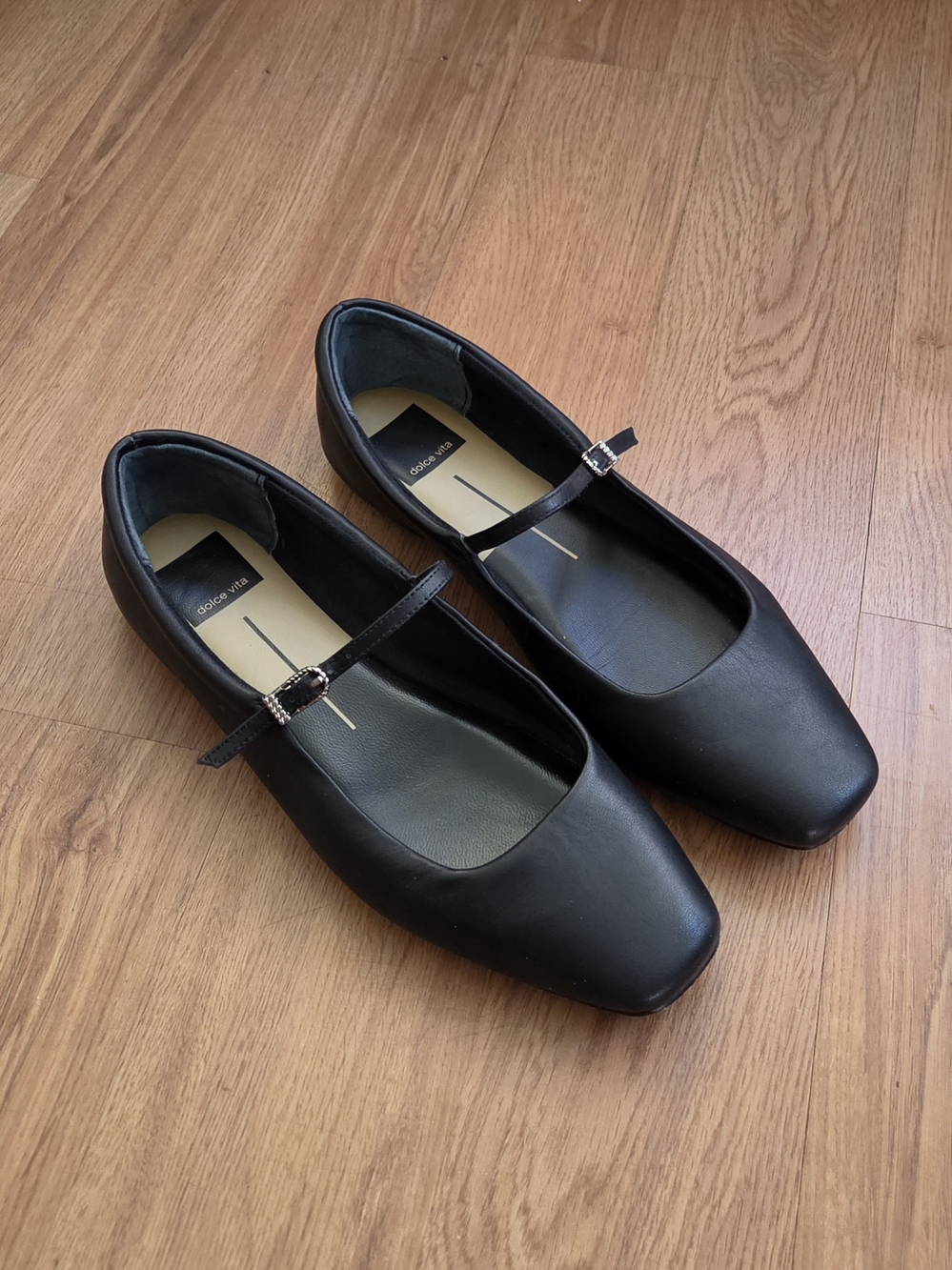 Dolce Vita Reyes Black Leather Ballet Flats